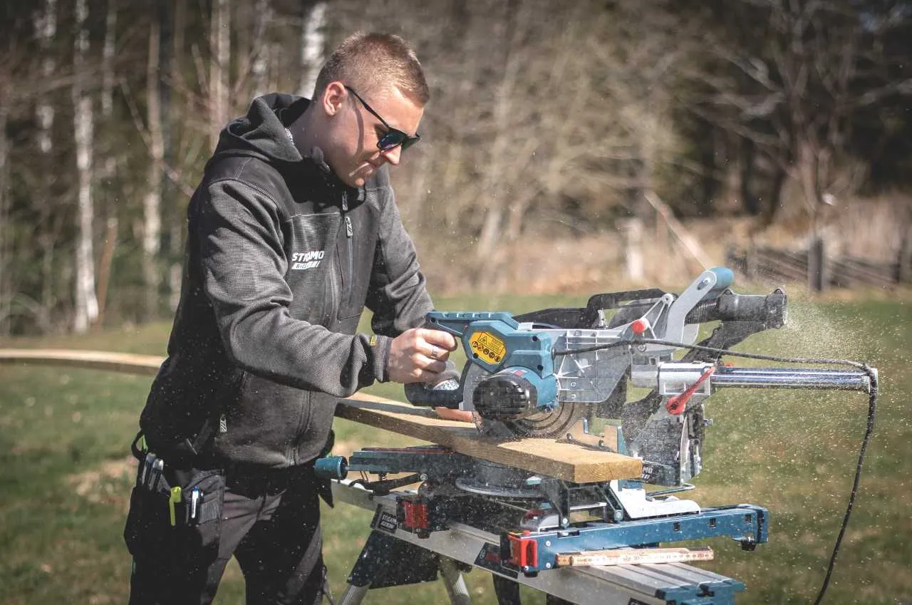 Stigamo Bygg personal vid arbete